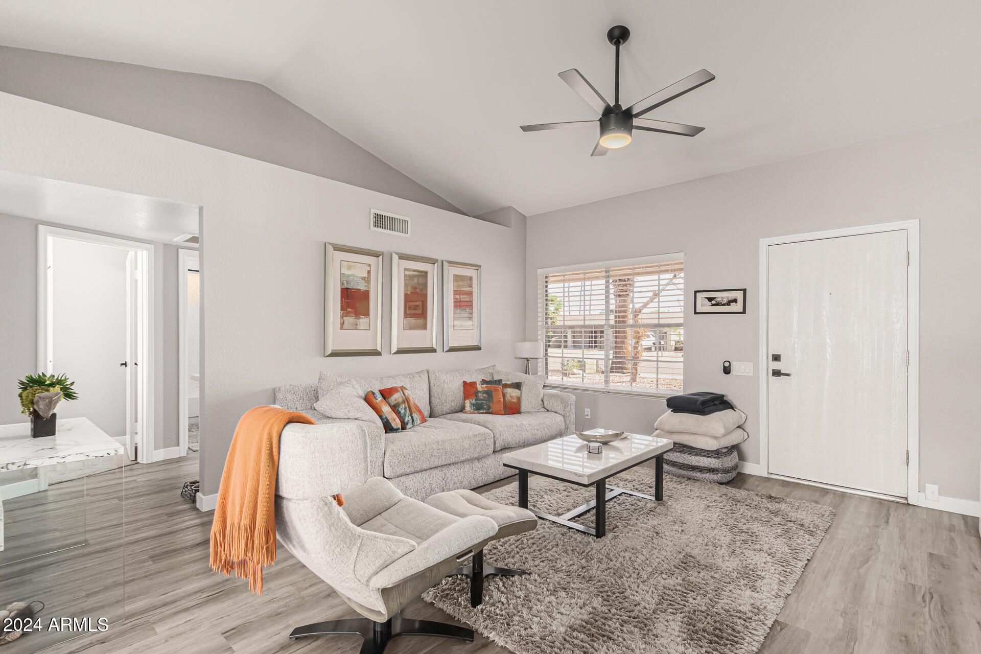 250 West Utopia Road Phoenix, AZ 85027 - Photo 5 of 31 Family Room