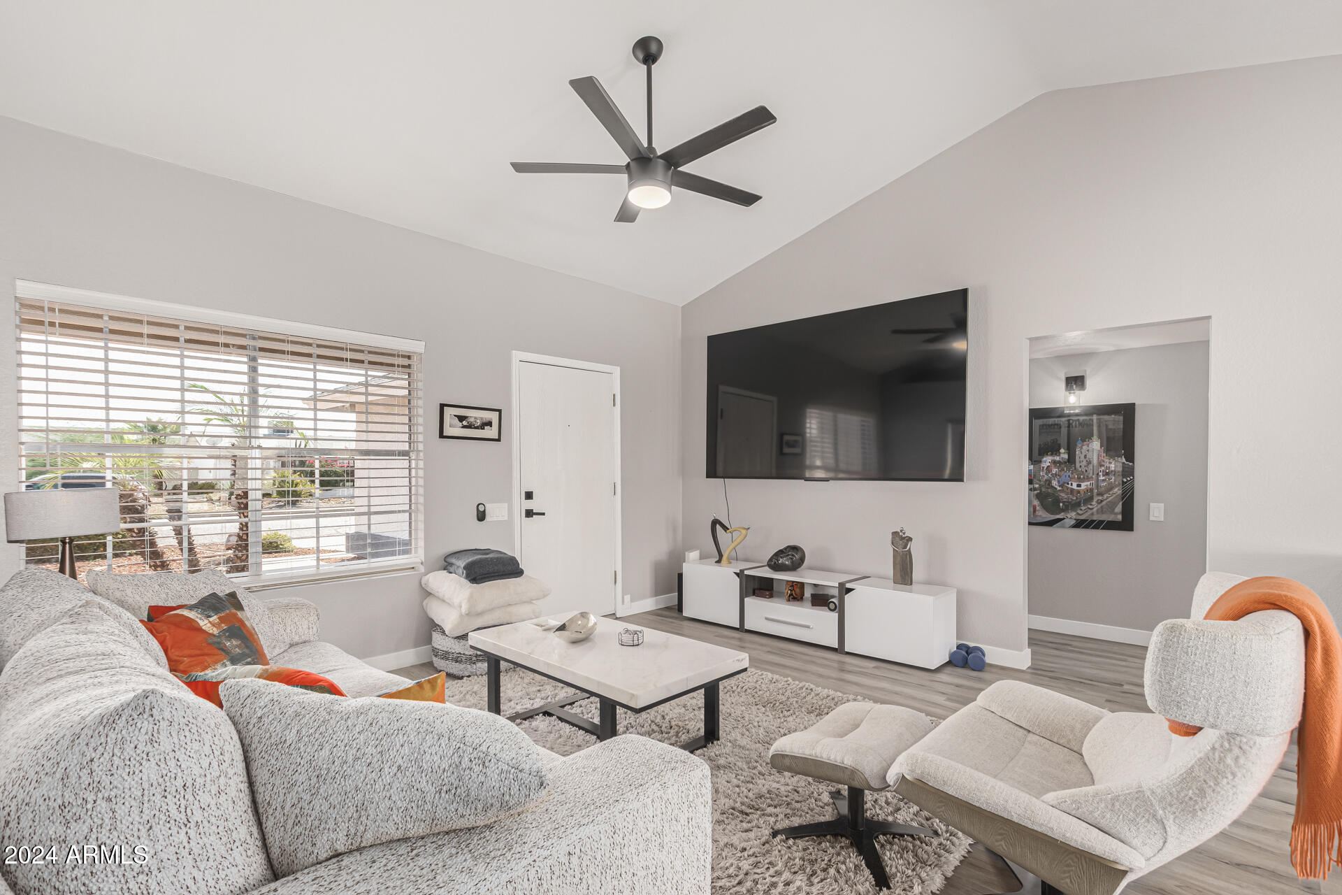 250 West Utopia Road Phoenix, AZ 85027 - Photo 8 of 31 Family Room