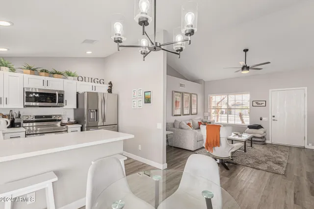 $3,995 | 250 West Utopia Road, Phoenix, AZ 85027