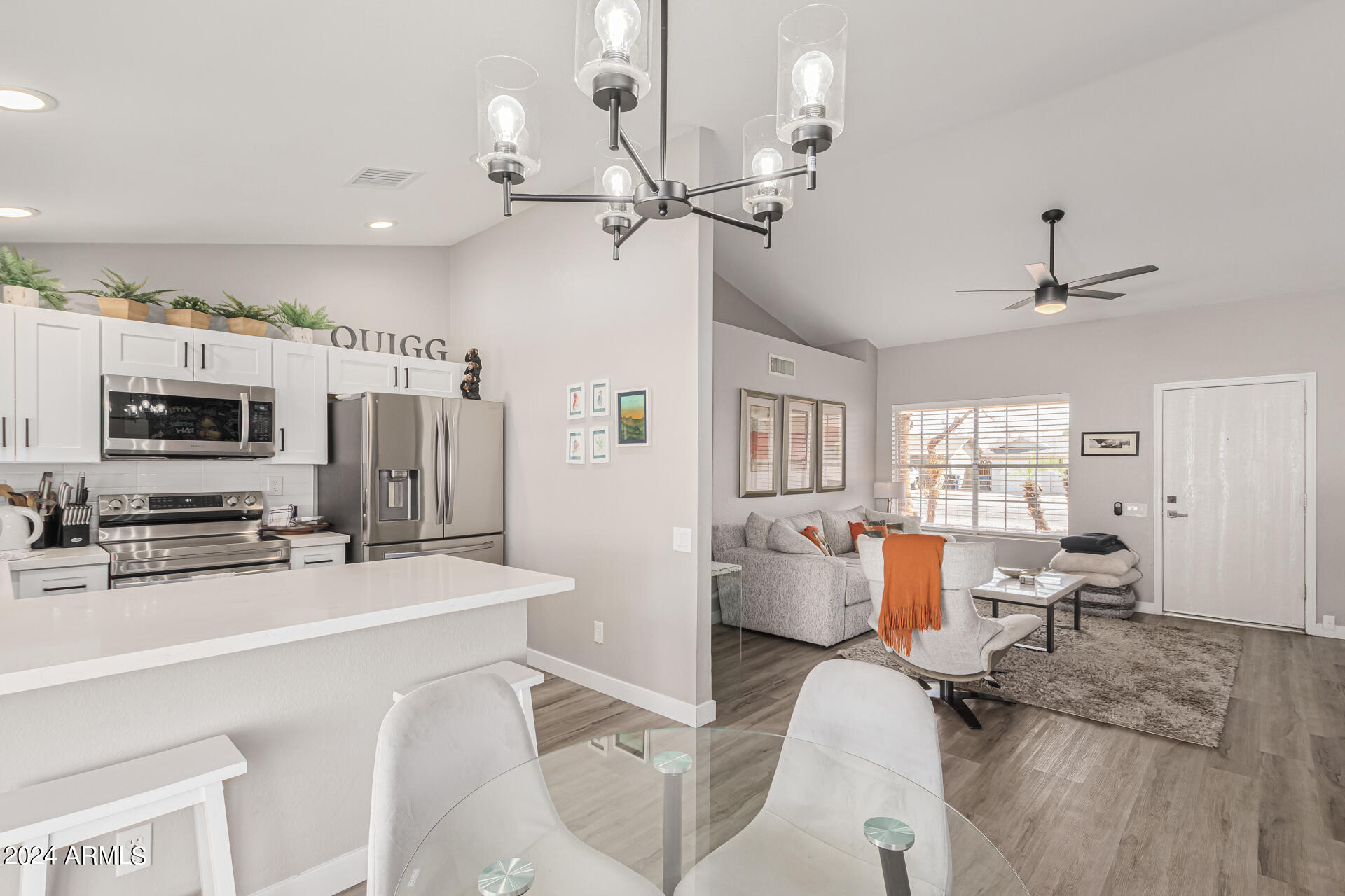 250 West Utopia Road Phoenix, AZ 85027 - Photo 9 of 31 Kitchen