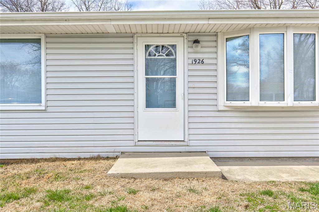 1926 Terrace Drive Alton, IL 62002 - Photo 5 of 40