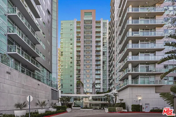 $4,400 | 13700 Marina Pointe Drive, Unit 1114, Marina del Rey, CA 90292