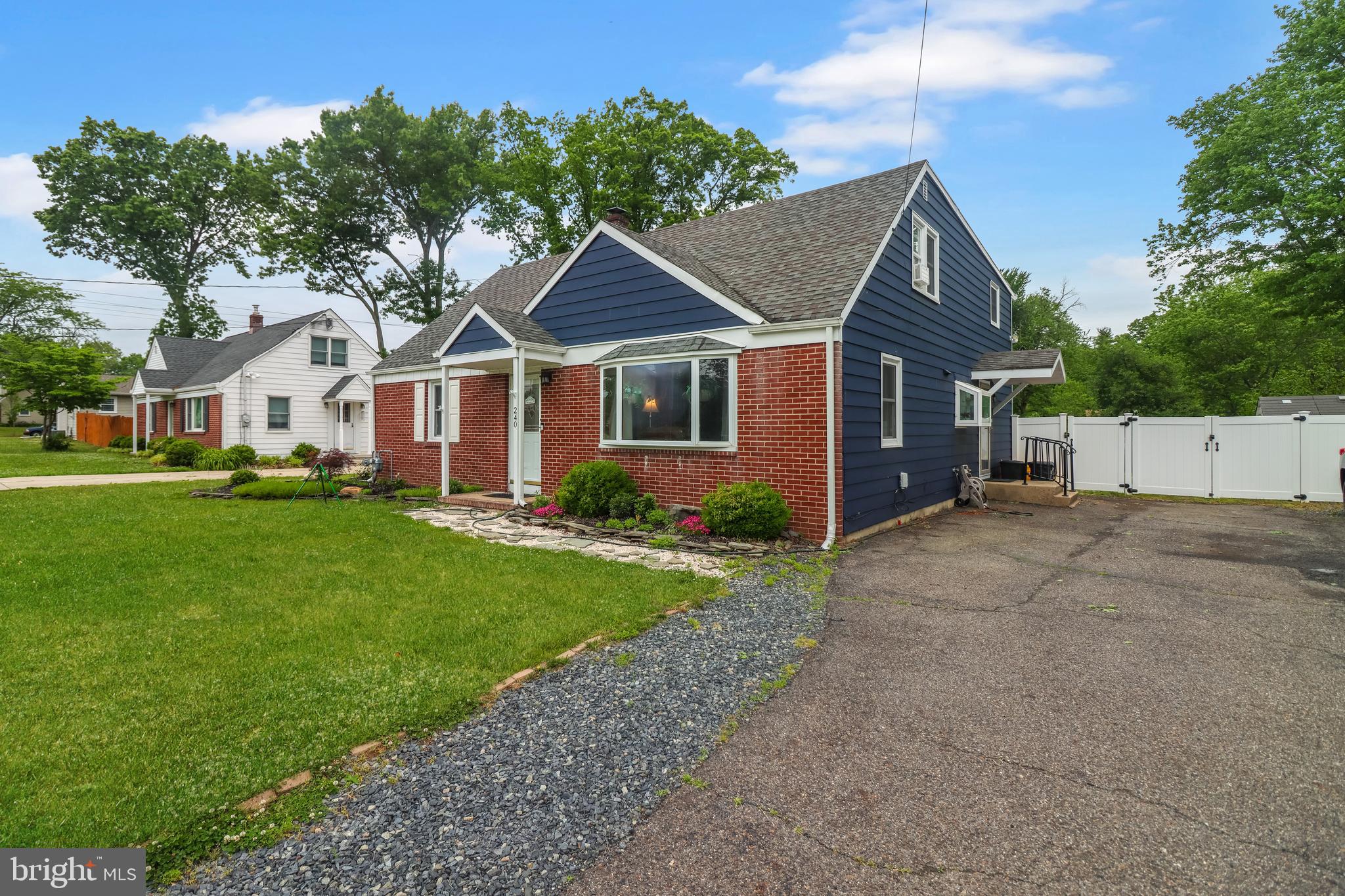 240 Youngs Road Trenton, NJ 08619 - Photo 6 of 66
