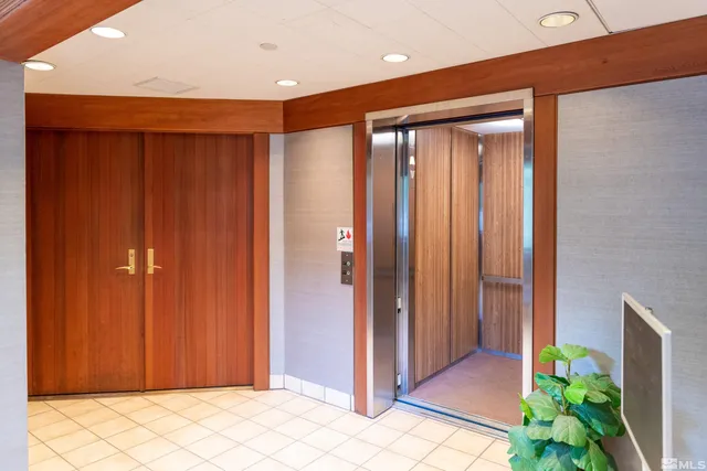 a view of room with workspace