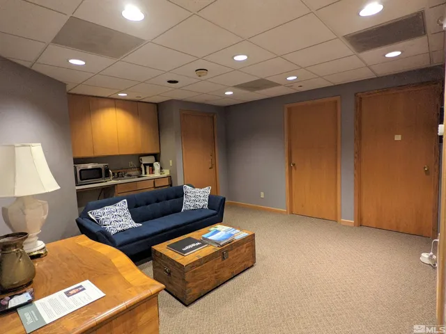 a black and white photo of a black and white photo