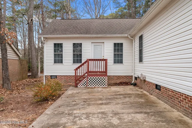 $1,700 | 969 South Bay Drive, Sanford, NC 27332