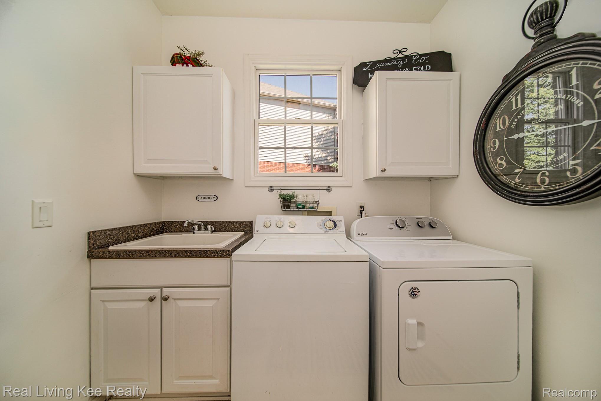 560 Bedlington Drive Rochester, MI 48307 - Photo 21 of 31 Good Sized First Floor Laundry