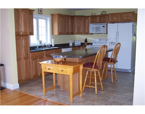 67 Henderson Road Buxton, ME 04093 - Photo 3 of 17 Kitchen.