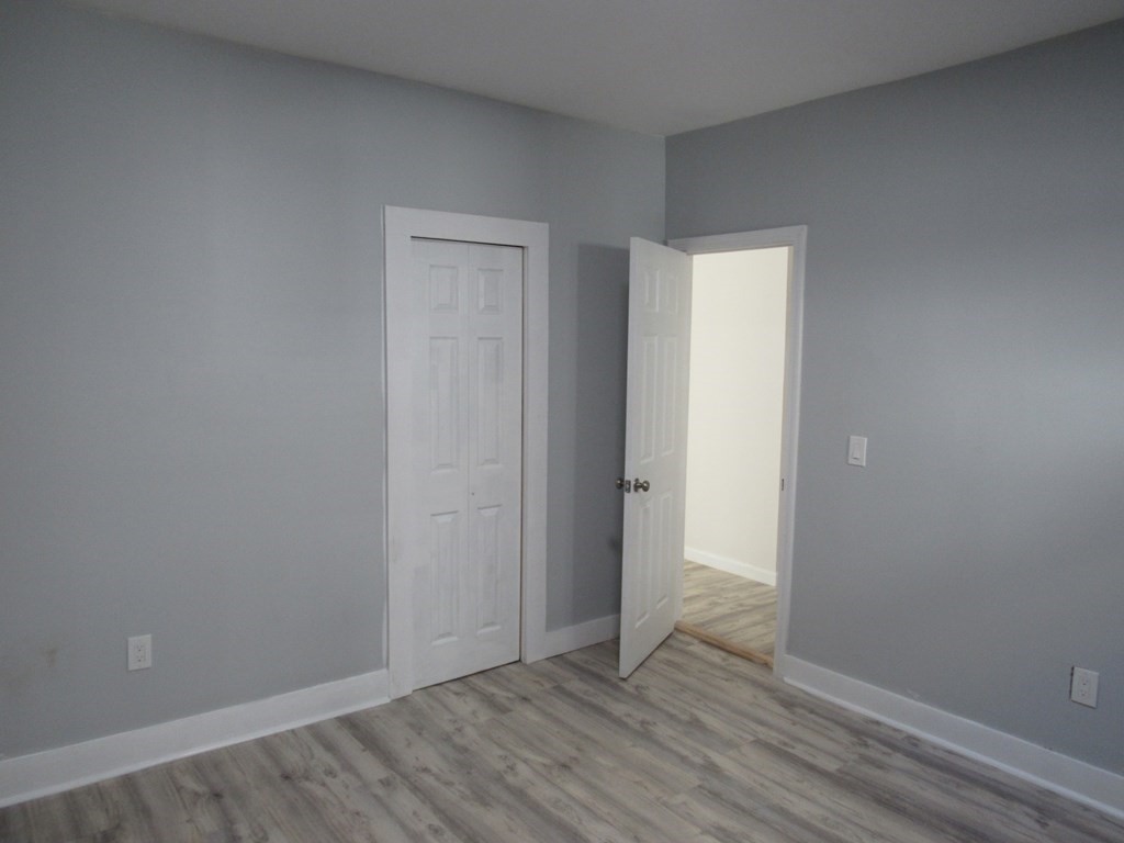 17 Sorrento Street Springfield, MA 01108 - Photo 4 of 12