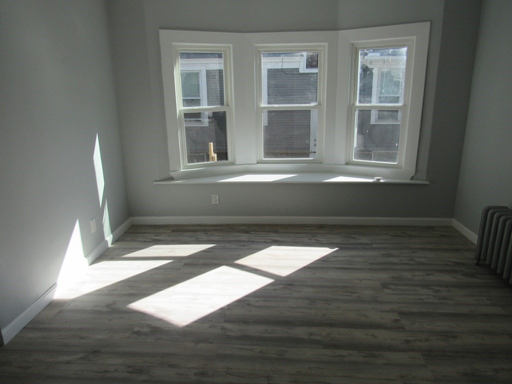 17 Sorrento Street Springfield, MA 01108 - Photo 6 of 12