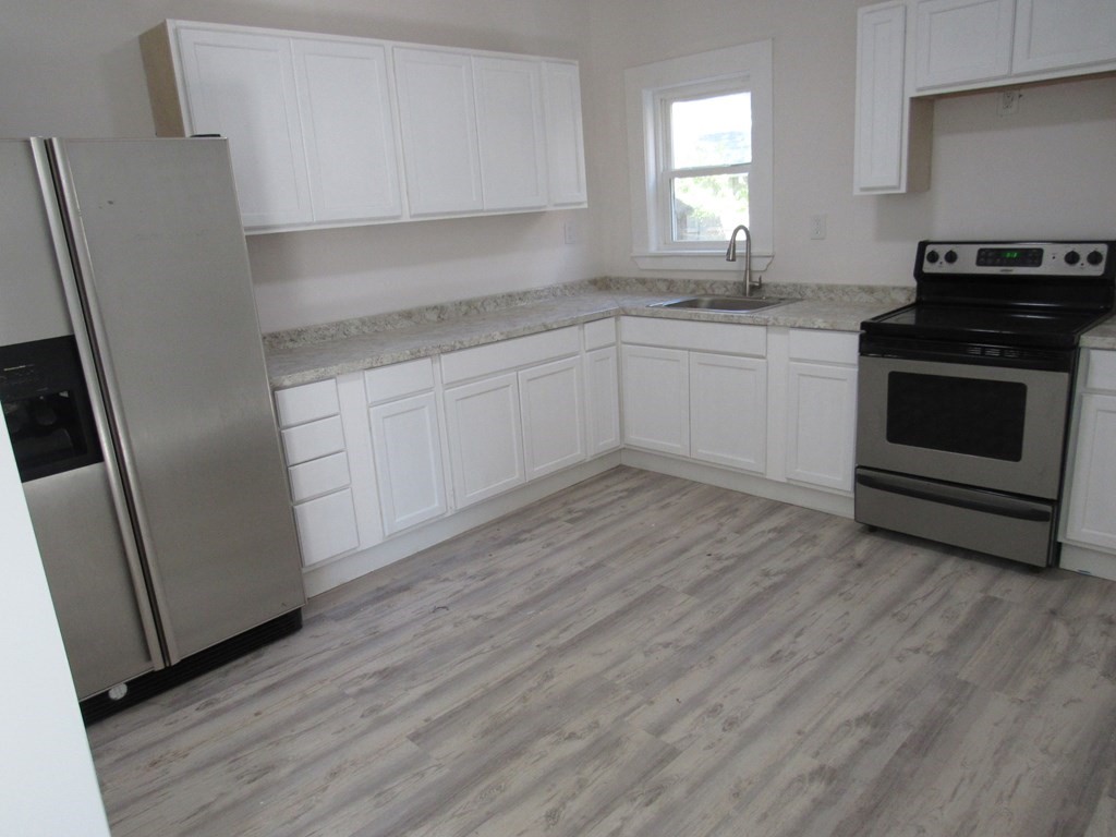 17 Sorrento Street Springfield, MA 01108 - Photo 7 of 12