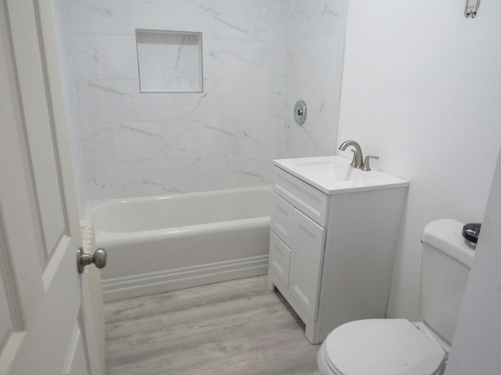 17 Sorrento Street Springfield, MA 01108 - Photo 9 of 12