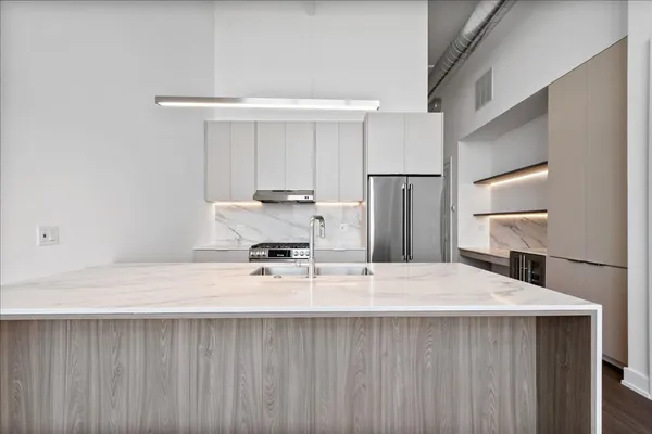 $7,000 | 728 Waukegan Road, Unit 209, Deerfield, IL 60015