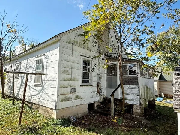 $24,500 | 121 West Lafayette Street, El Dorado Springs, MO 64744