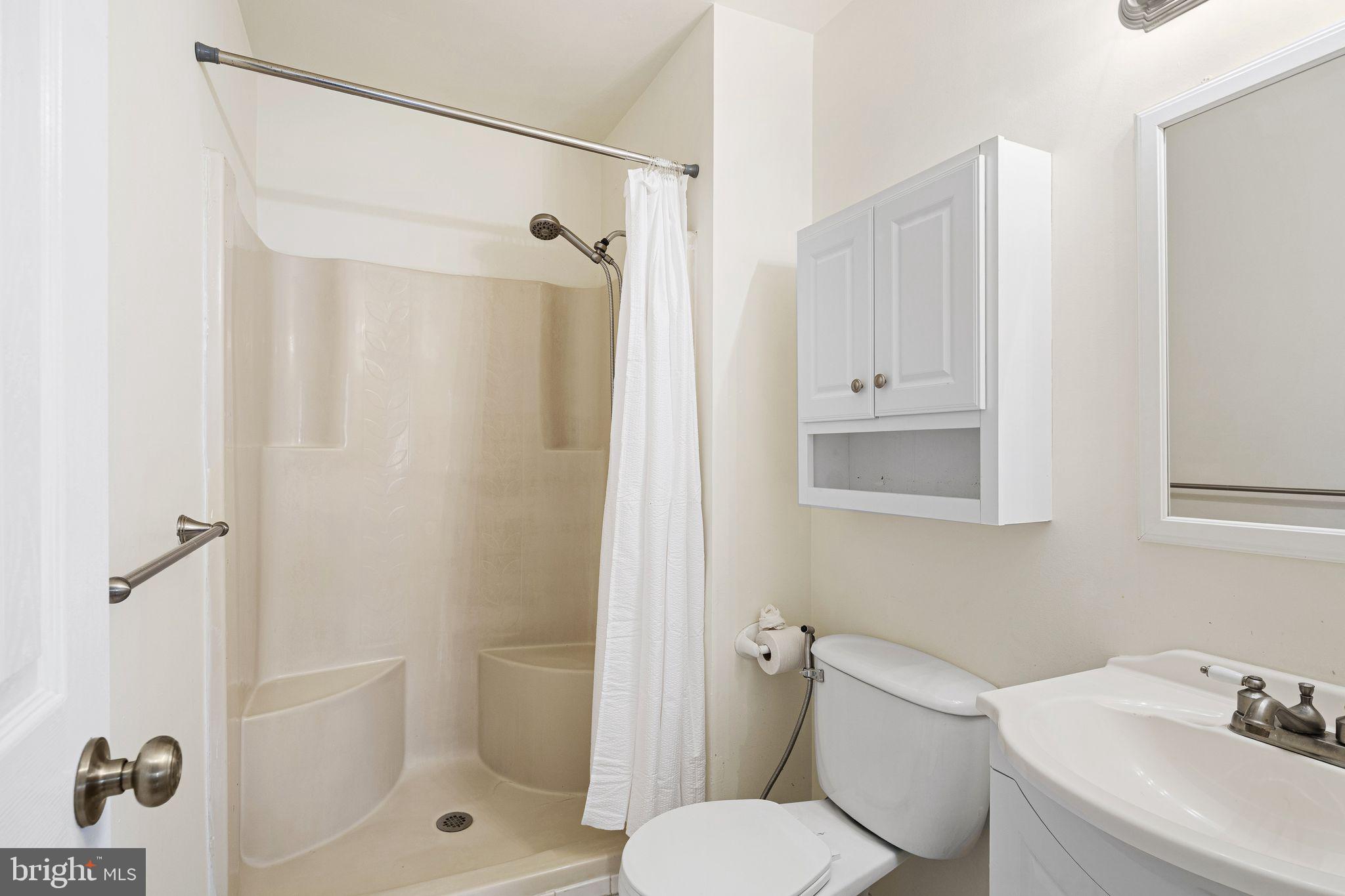 1485 Tarleton Place Warminster, PA 18974 - Photo 18 of 34 Full Bath (Primary Bedroom)