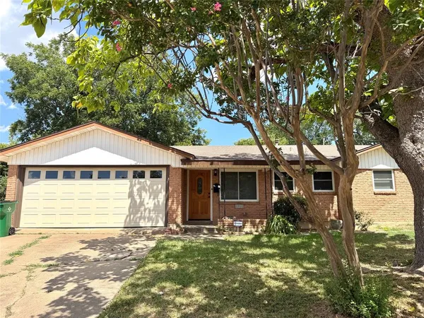 $1,450 | 3720 Eastridge Drive, Haltom City, TX 76117