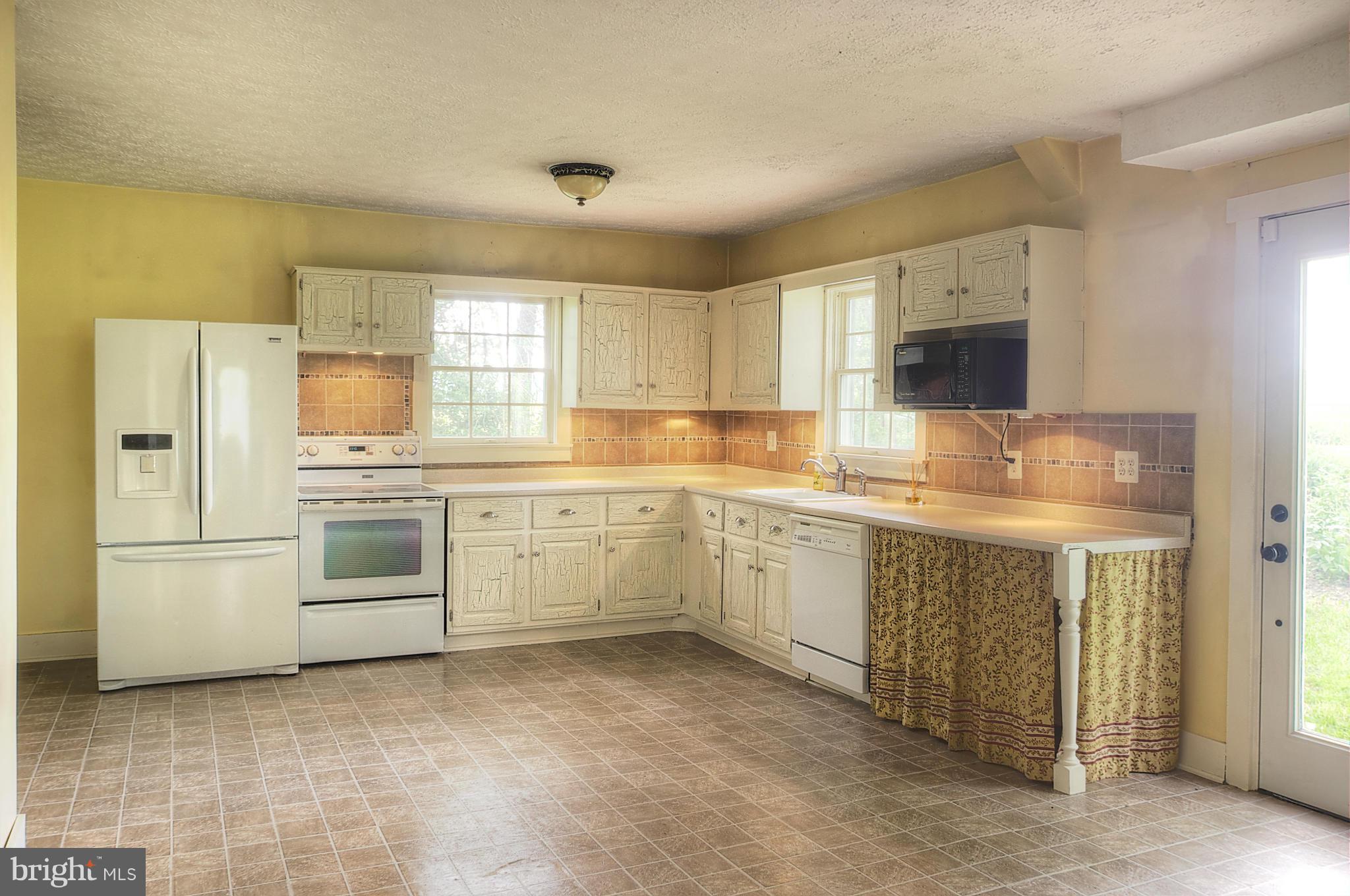 4316 Graceton Road Pylesville, MD 21132 - Photo 4 of 30 Kitchen