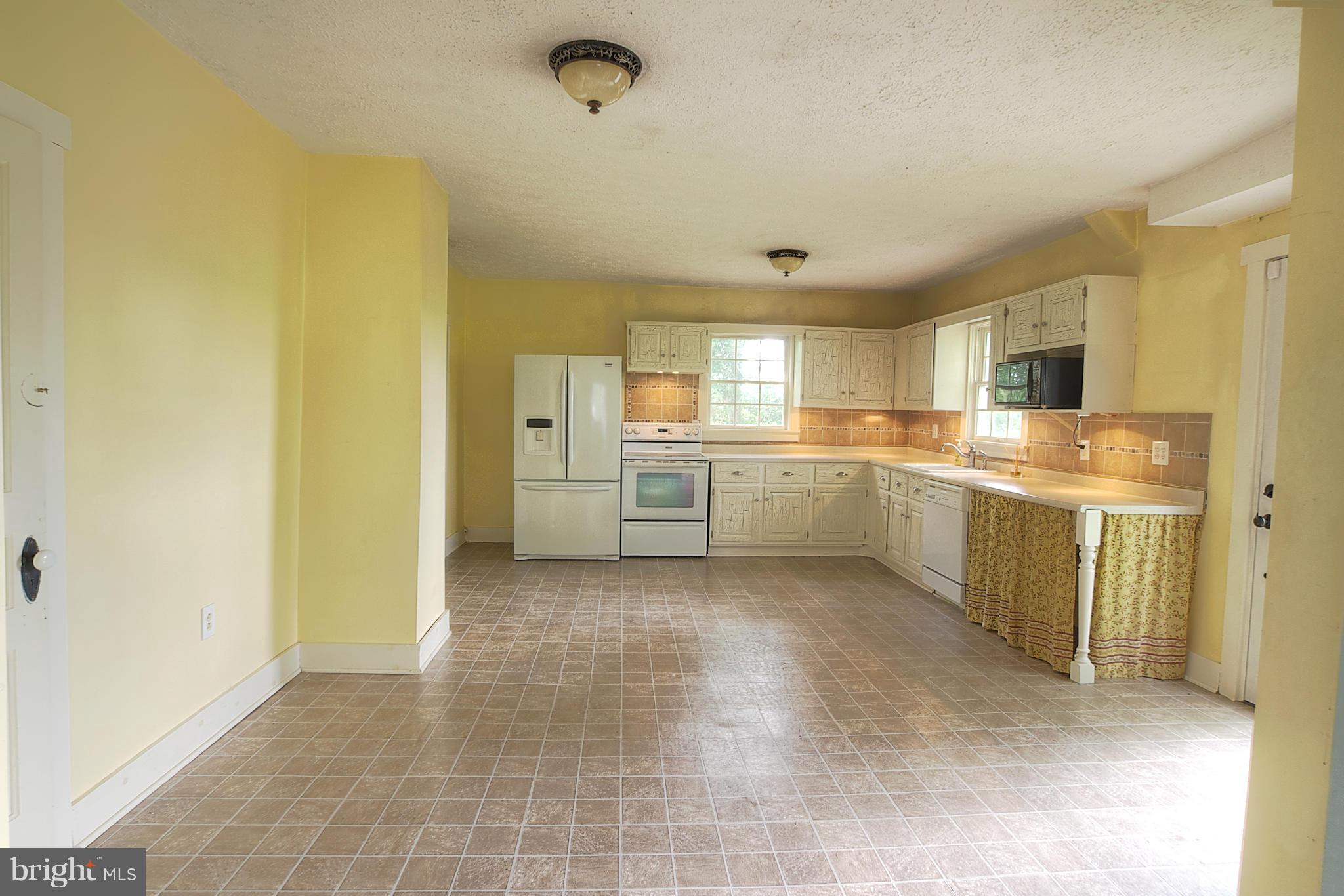 4316 Graceton Road Pylesville, MD 21132 - Photo 5 of 30 Kitchen
