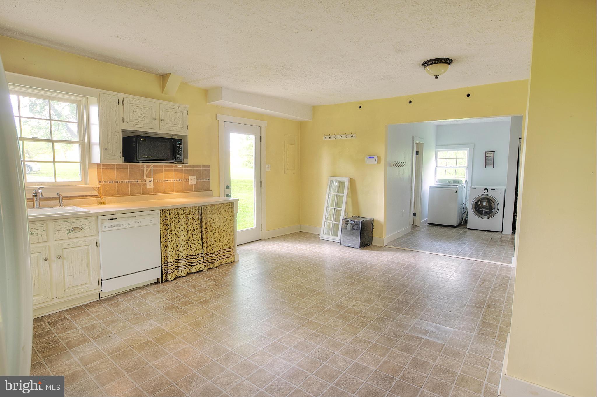 4316 Graceton Road Pylesville, MD 21132 - Photo 6 of 30 Kitchen