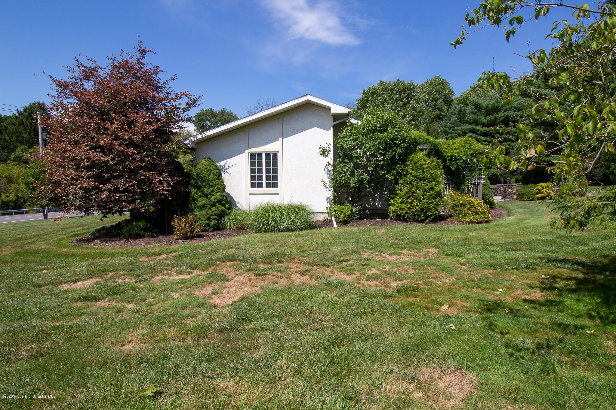 918 North Abington Road Clarks Summit, PA 18411 - Photo 3 of 29 Gallery Image 3