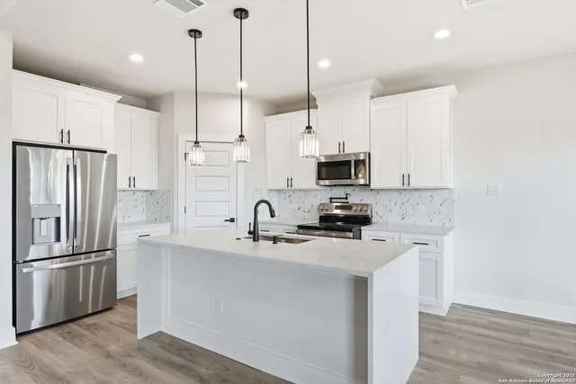 $392,500 | 1266 Highpoint Lane, Spring Branch, TX 78070