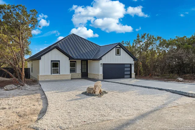 $392,500 | 1266 Highpoint Lane, Spring Branch, TX 78070