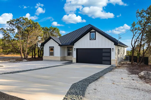 $392,500 | 1266 Highpoint Lane, Spring Branch, TX 78070