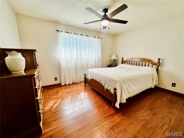 $189,900 | 916 Sommerfield Drive, Houston, MO 65483