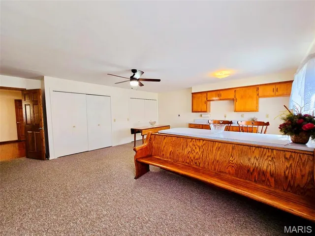 $189,900 | 916 Sommerfield Drive, Houston, MO 65483