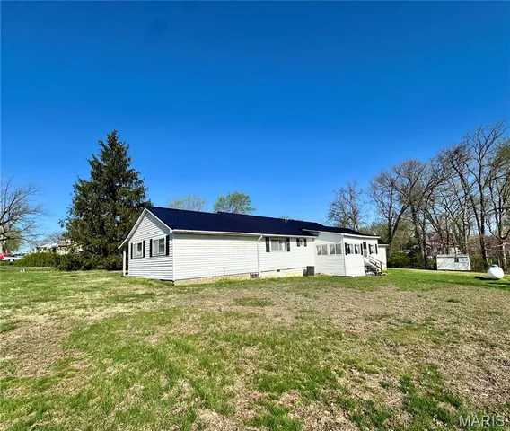 $189,900 | 916 Sommerfield Drive, Houston, MO 65483