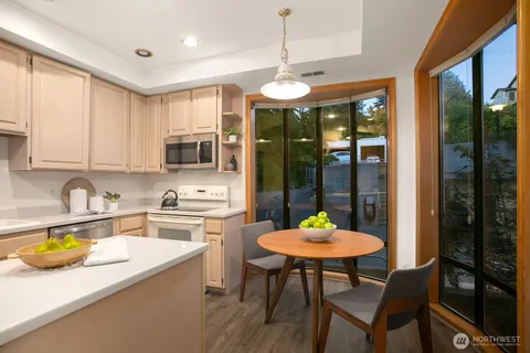 $831,000 | 7700 East Green Lake Drive North, Unit A7, Seattle, WA 98103