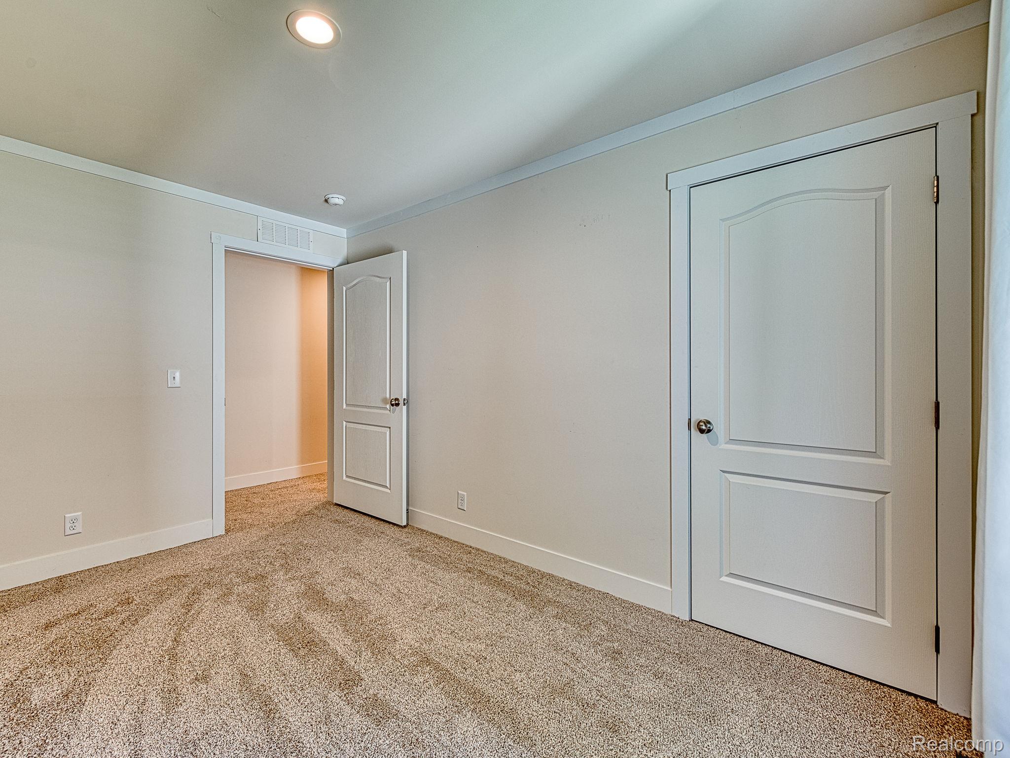 39500 Warren Road Canton, MI 48187 - Photo 18 of 25 20-web-or-mls-39500 Warren-163_19.jpg