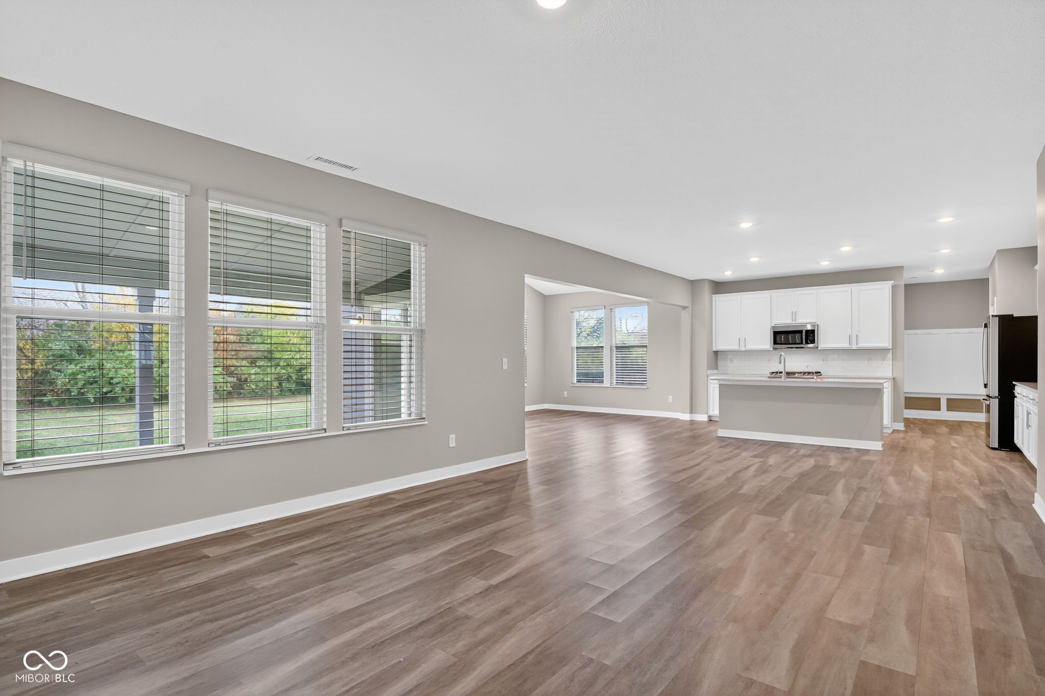 9711 Ridgecrest Lane McCordsville, IN 46055 - Photo 4 of 29