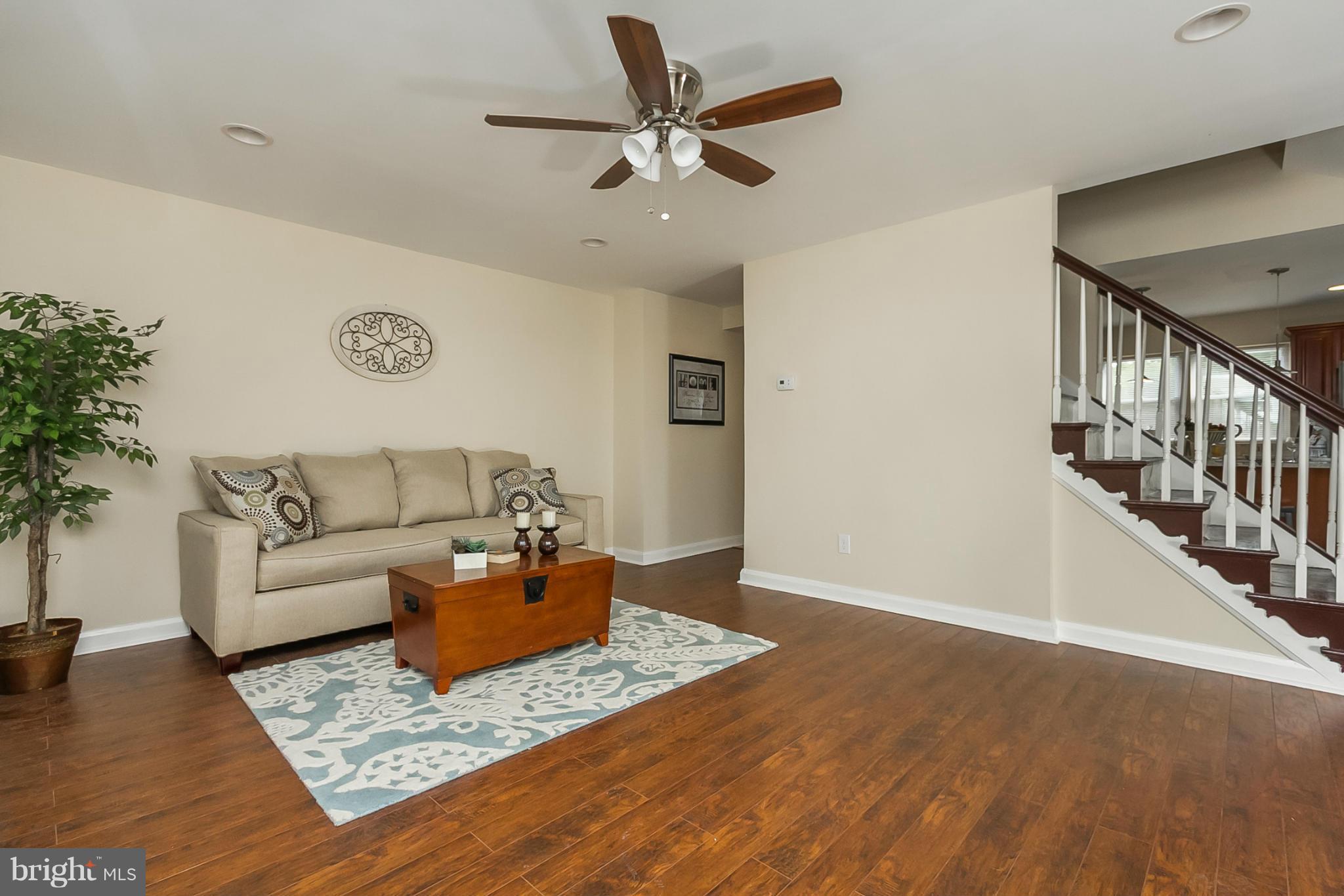 1623 Ingram Road Baltimore, MD 21239 - Photo 6 of 26 Living Room
