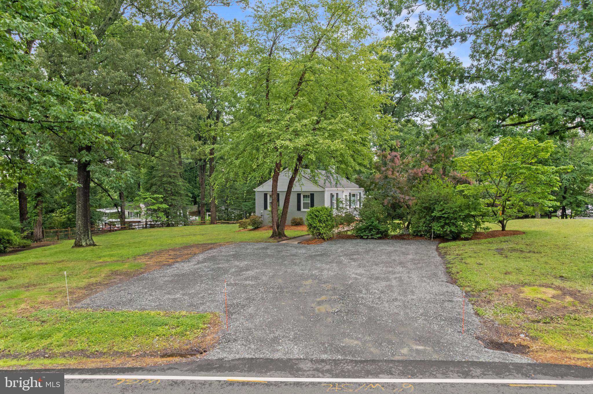 12131 Waples Mill Road Oakton, VA 22124 - Photo 25 of 40 a view of a yard with plants and trees