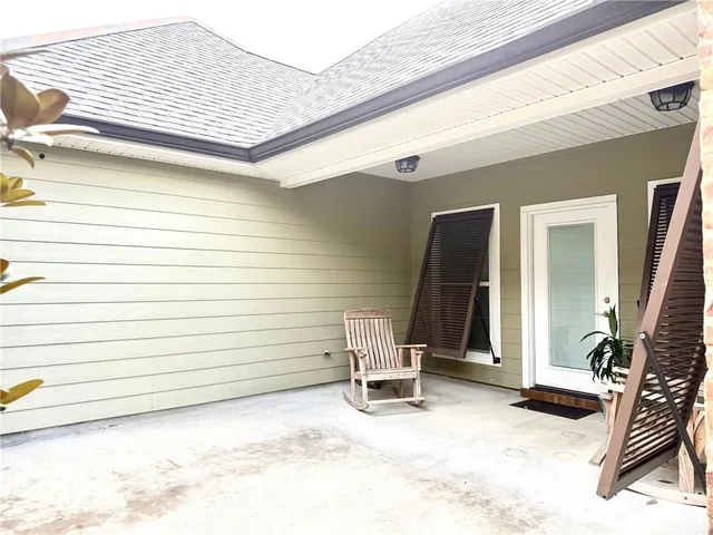 $295,000 | 132 Rue Saint Cameron, Houma, LA 70360