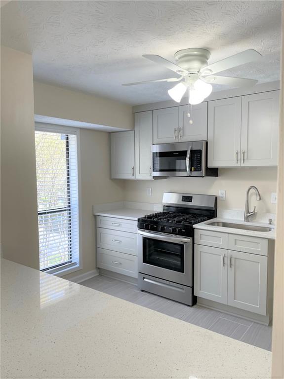 408 Wynnes Ridge Circle Southeast Marietta, GA 30067 - Photo 2 of 15