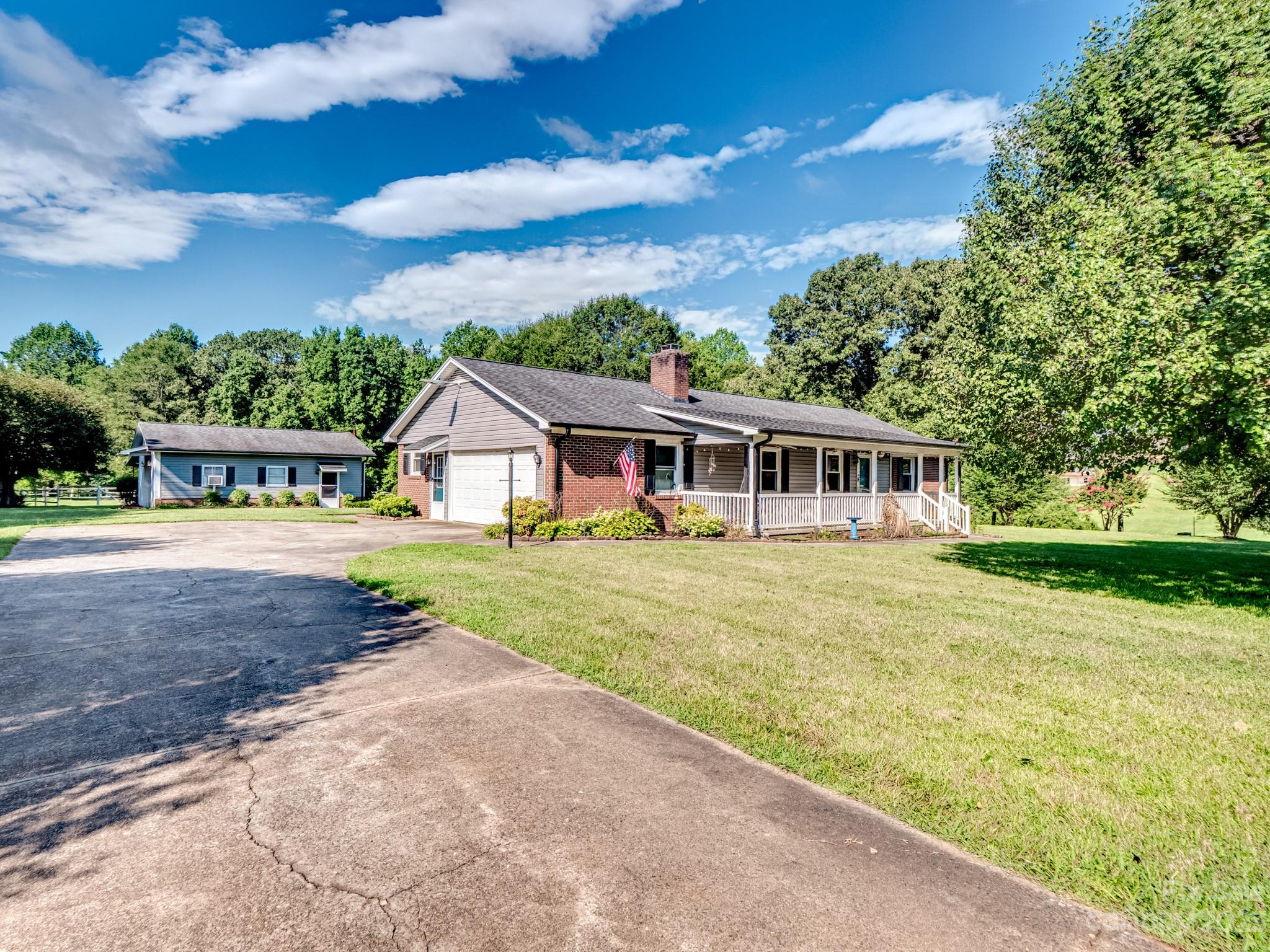 3427 Philadelphia Church Road Dallas, NC 28034 - Photo 3 of 27 Gallery Image 3