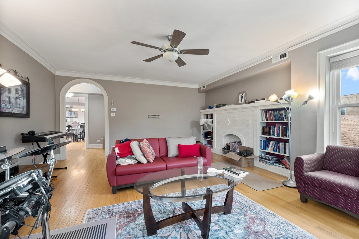2732 West Greenleaf Avenue, Unit 3 Chicago, IL 60645 - Photo 5 of 15