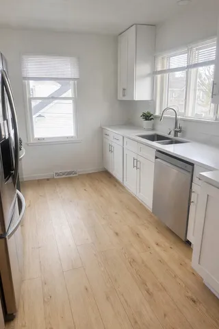 $3,495 | 580 Ivy Court, Unit 2, Lake Forest, IL 60045