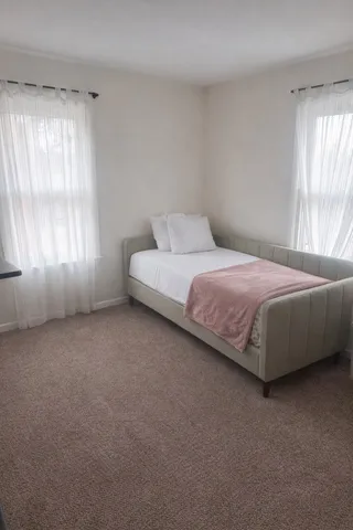 $3,495 | 580 Ivy Court, Unit 2, Lake Forest, IL 60045