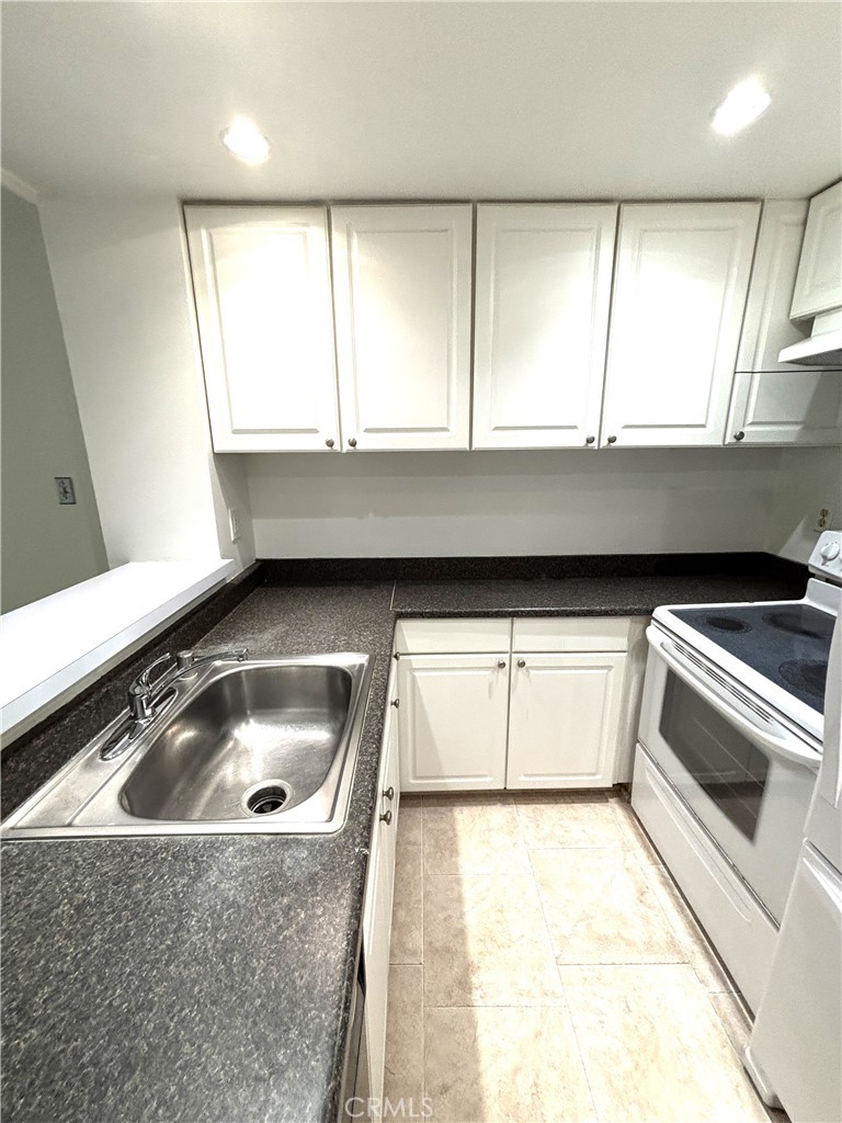 7890 East Spring Street, Unit 4V Long Beach, CA 90815 - Photo 8 of 30