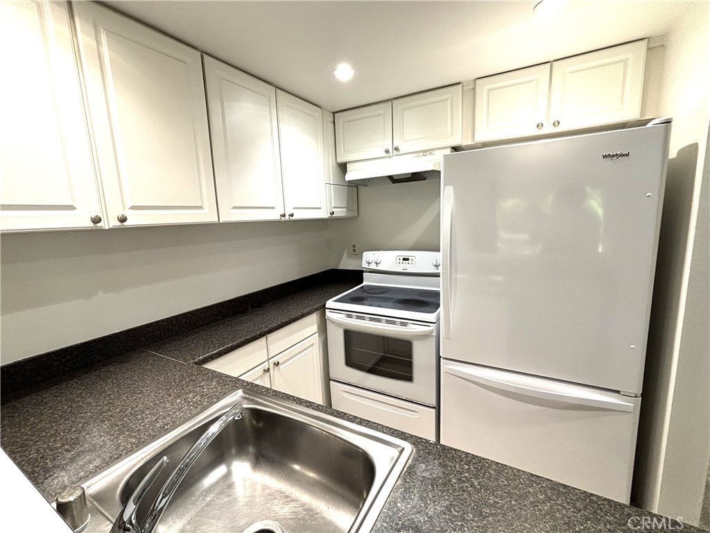 7890 East Spring Street, Unit 4V Long Beach, CA 90815 - Photo 10 of 30