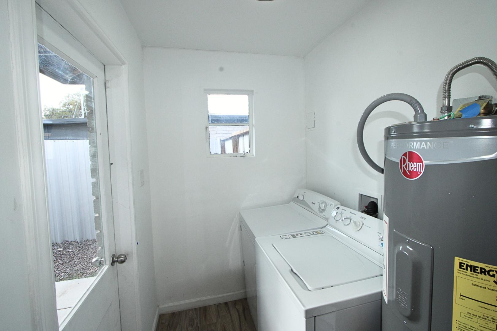 4212 North 19th Street, Unit A Phoenix, AZ 85016 - Photo 7 of 15 a utility room with dryer and washer