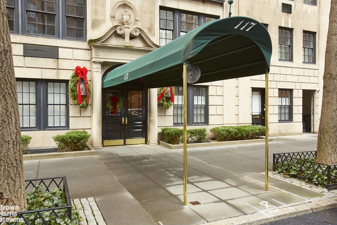 117 East 72nd Street, Unit 2W Manhattan, NY 10021 - Photo 12 of 13