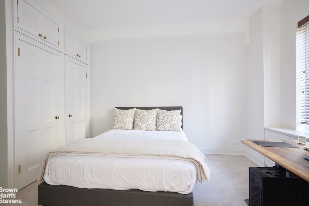 117 East 72nd Street, Unit 2W Manhattan, NY 10021 - Photo 7 of 13