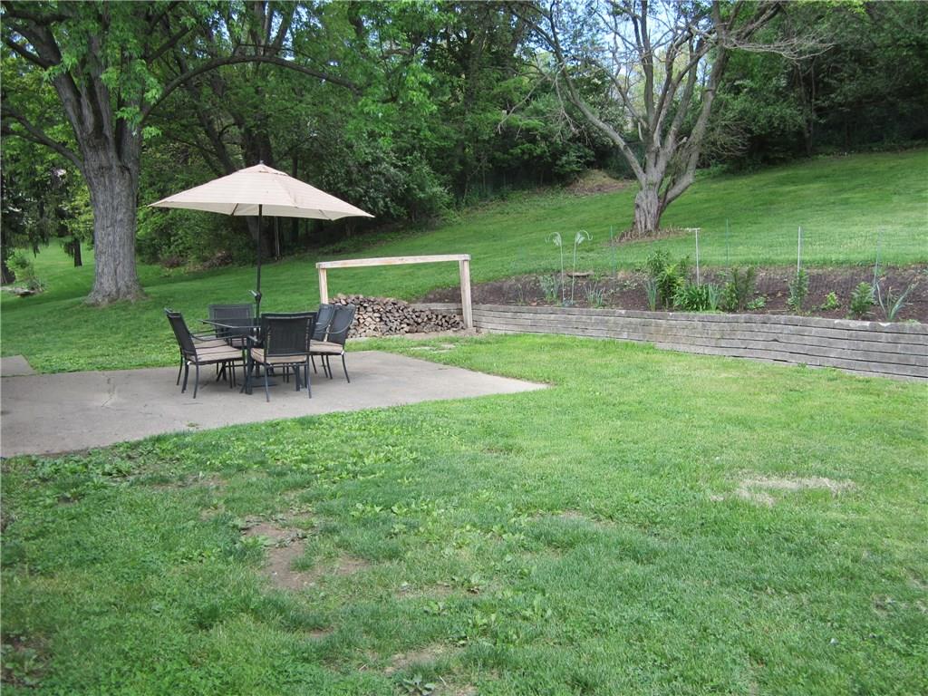 404 Soose Road Pittsburgh, PA 15209 - Photo 4 of 24 Gallery Image 4