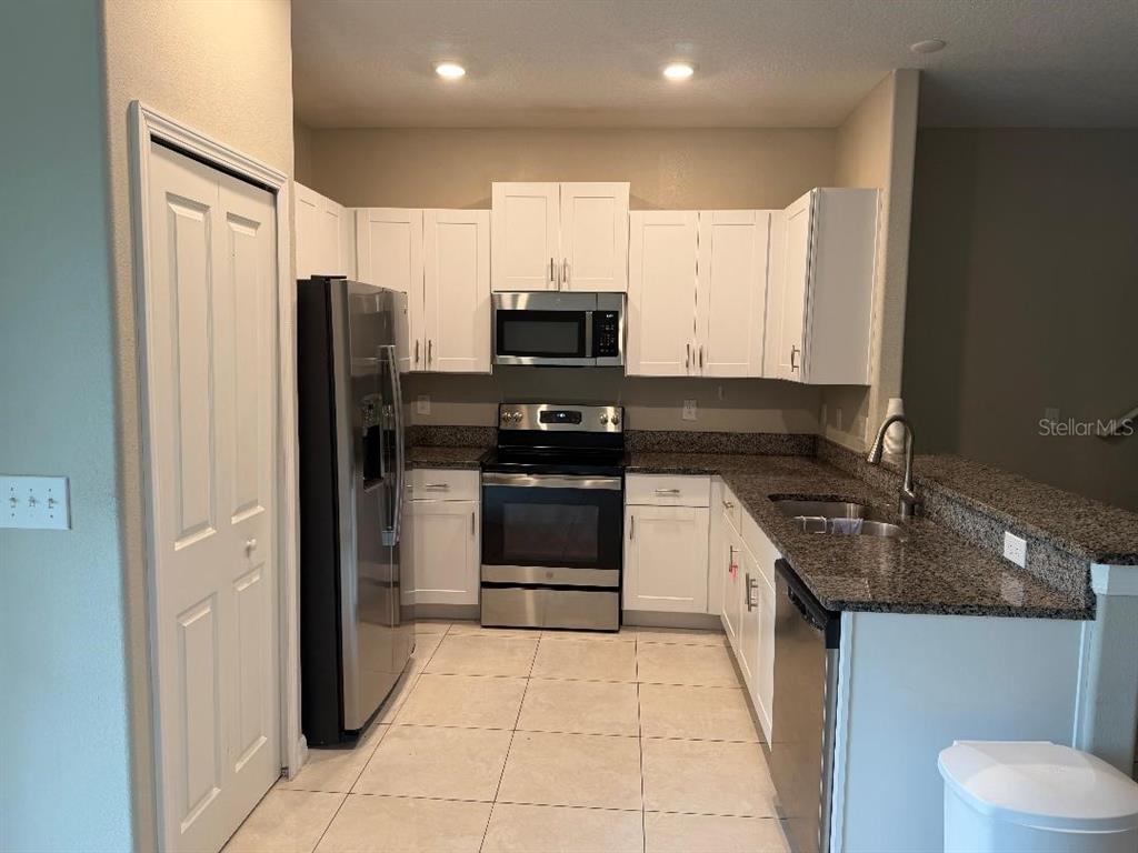 11905 Castine Street New Port Richey, FL 34654 - Photo 5 of 20