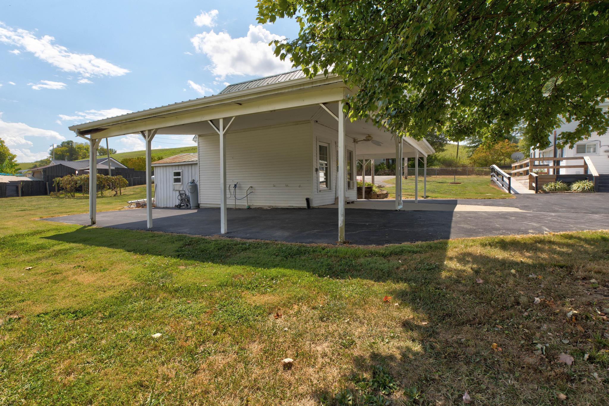 6255 Spencer Road Mount Sterling, KY 40353 - Photo 11 of 39 IMG_2722