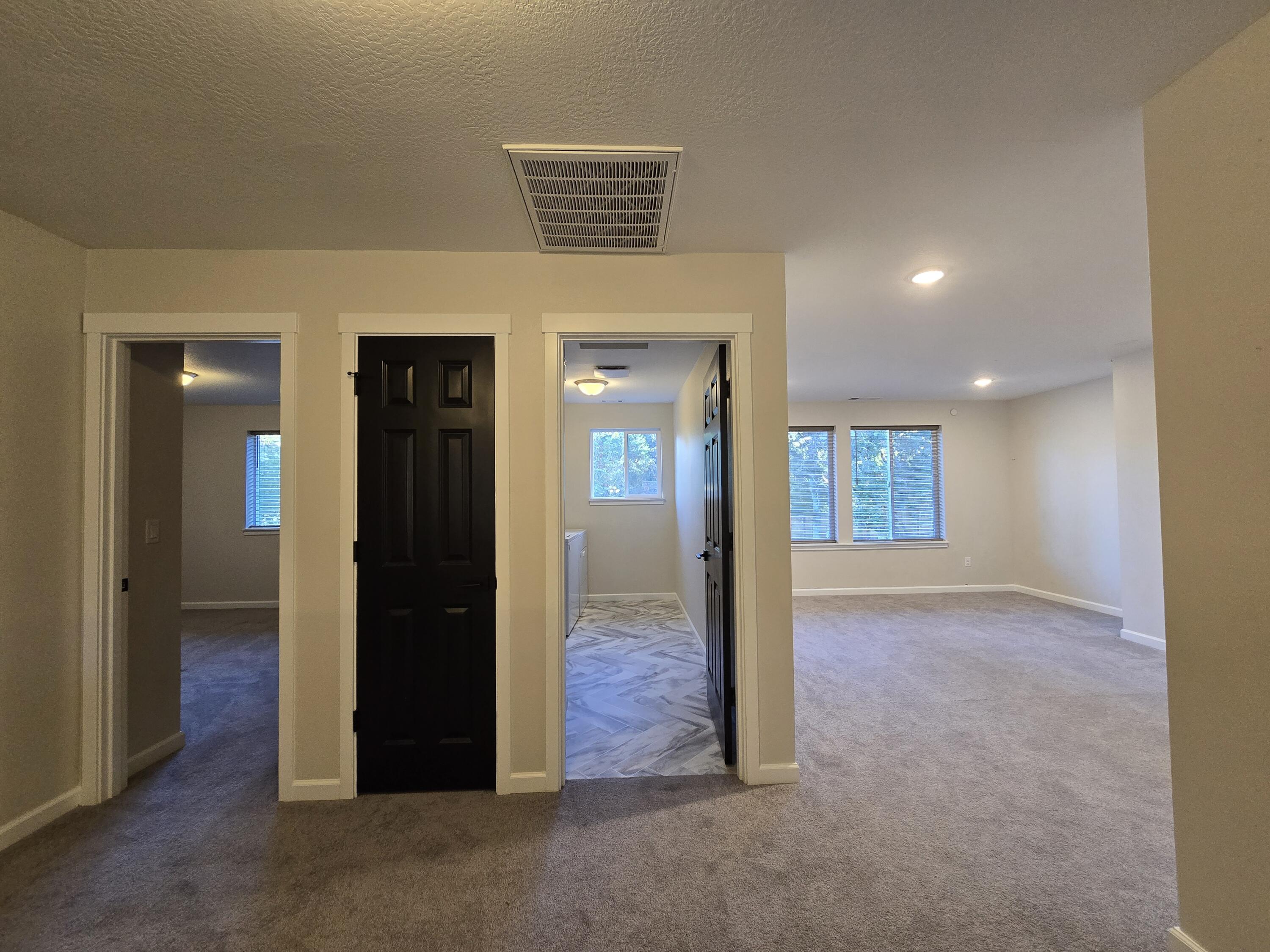 588 Upper Applegate Road Jacksonville, OR 97530 - Photo 39 of 53 Upstairs looking into laundry, living an